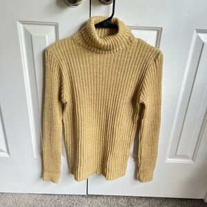 Cozy Ribbed Turtleneck Sweater - Tan & Gold